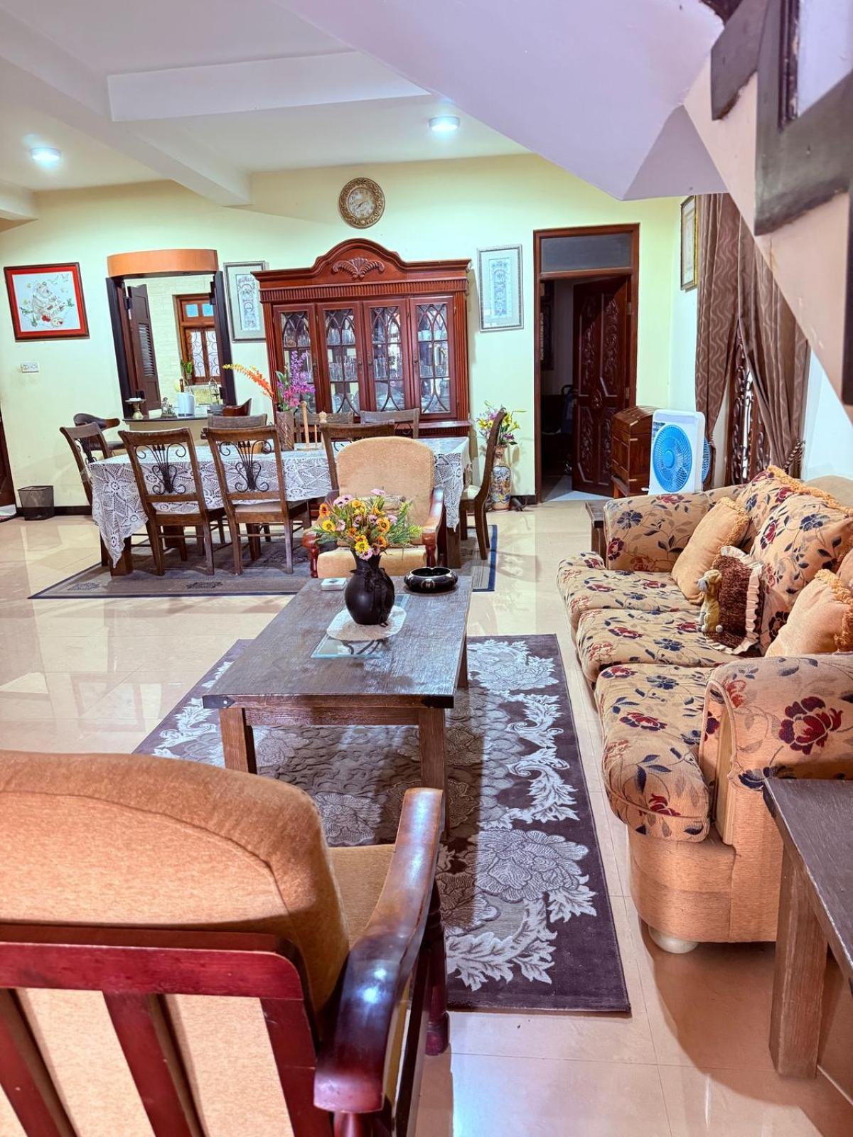 Resident View Homestay Канді Екстер'єр фото